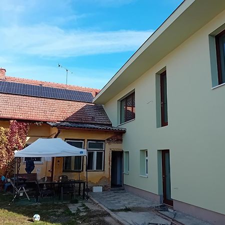 Apartamento Statek Veverska Bityska Exterior foto